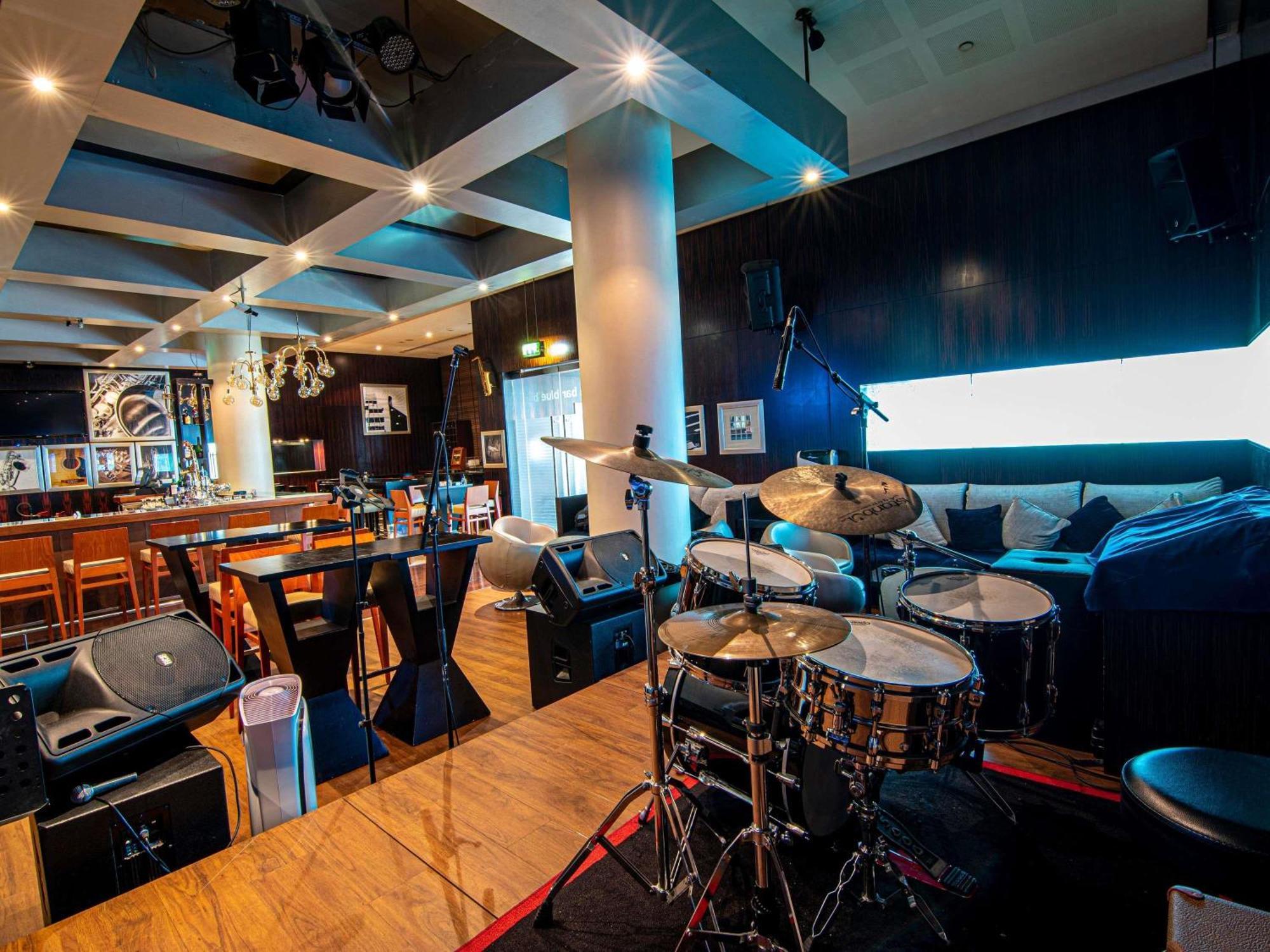 Novotel World Trade Centre 4*